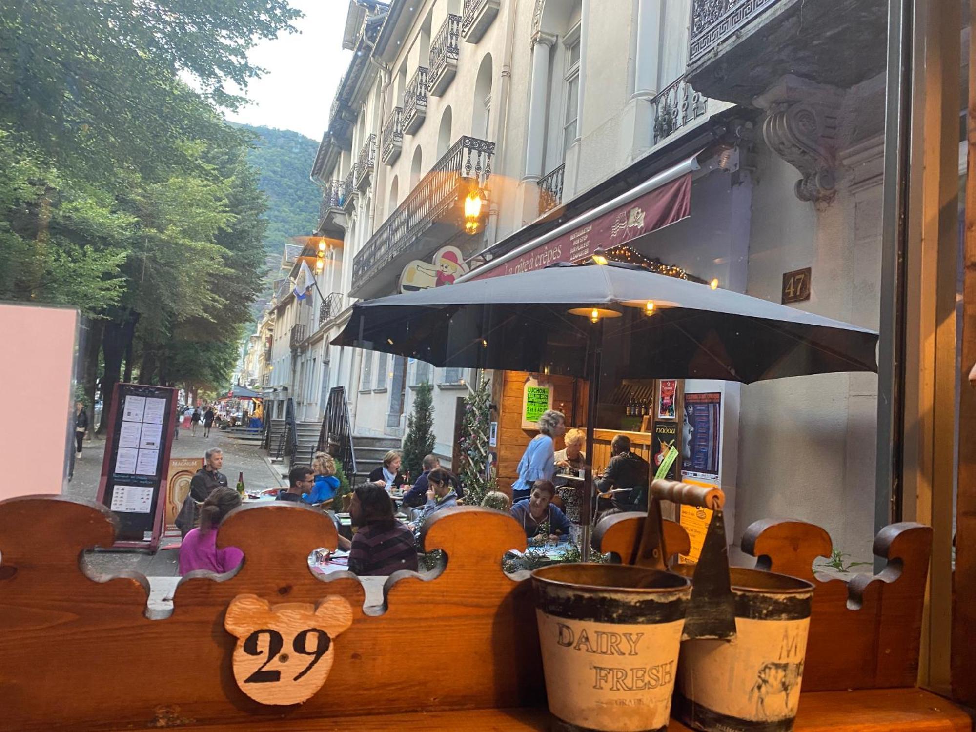 Au 47 Allees D'Etigny - Central & Standing - Avec Parking - Linge De Lit Et De Toilette Inclus Bagnères-de-Luchon 外观 照片