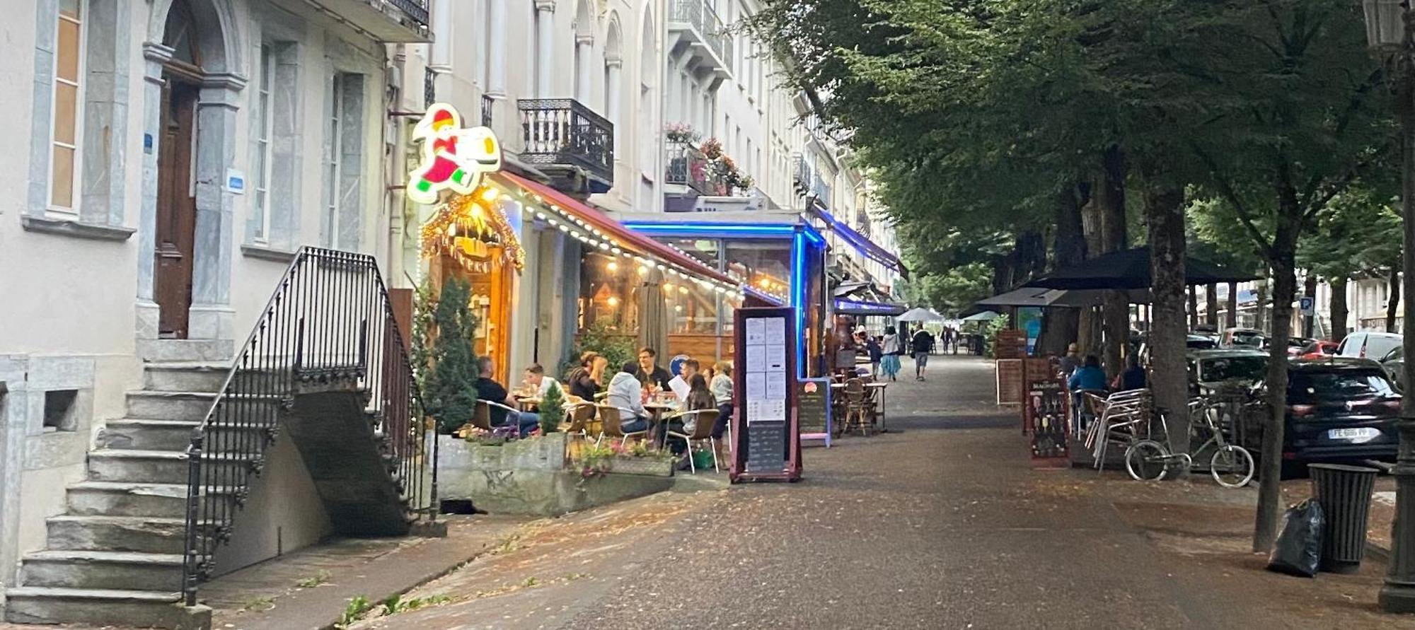 Au 47 Allees D'Etigny - Central & Standing - Avec Parking - Linge De Lit Et De Toilette Inclus Bagnères-de-Luchon 外观 照片